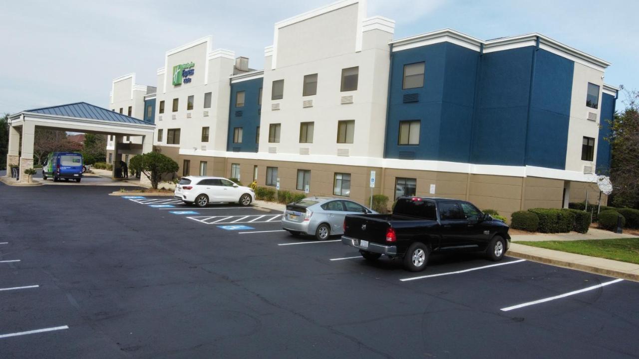 Holiday Inn Express & Suites Greenville Airport, An Ihg Hotel Exterior photo