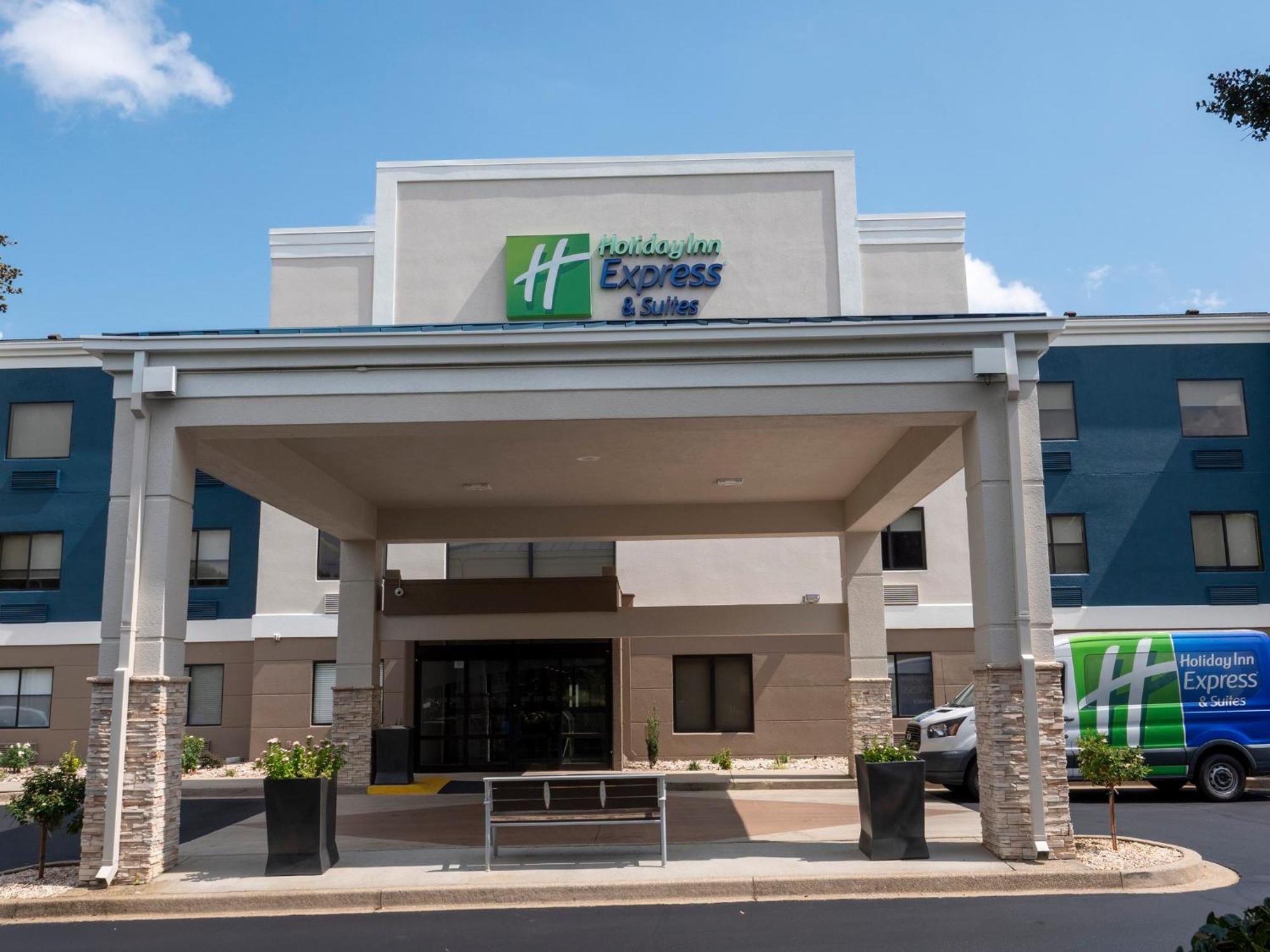 Holiday Inn Express & Suites Greenville Airport, An Ihg Hotel Exterior photo